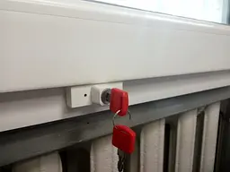 Замок безпеки віконний блокатор для стулки вікна дитячий замок BSL ORIGINAL Baby Safe Lock в упаковці - мініатюра 3