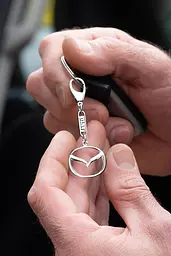 Срібний брелок Mazda (Мазда) (9010.1) - мініатюра 4