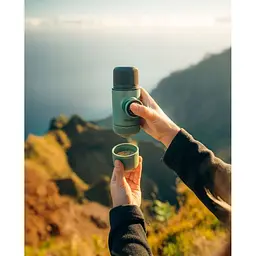 Портативна еспресо-кавоварка Wacaco Nanopresso зелена з чохлом - мініатюра 5