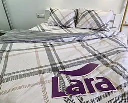 Постільна білизна LARA сатин d13234e180 з простирадлом на резинці 180х200х25 євро 200х220 см - мініатюра 4