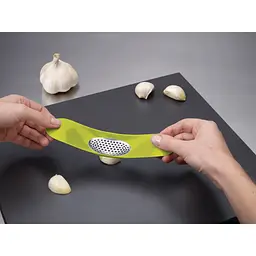 Прес для часнику Joseph Joseph Човник Garlic Rocker (20062) - мініатюра 6
