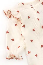 Комплект для девочки Burgundy Hearts — вафельный комбинезон с оборками и шапочкой - миниатюра 6