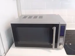 Мікрохвильова піч Silver Crest SMW 800 C3