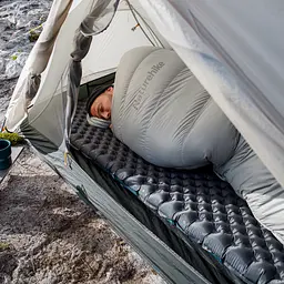 Матрац туристичний надувний одномісний Naturehike CNH22DZ018, надлегкий, 183х58х7 см, сірий, для туризму із мішком для надування - мініатюра 7