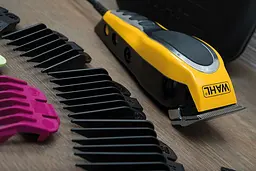 Moser Машинка для стрижки Wahl Close Cut Pro Clipper, від мережі, вібраційний мотор, насадок-6, кейс, сталь, жовтий - мініатюра 6