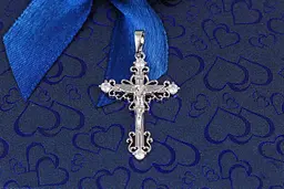 Хрестик Xuping Jewelry тонке плетиво по середині камені на кінцях 2.7 см сріблястий