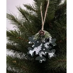 Підвіска декоративна House of Seasons Сніжинка 9 см біла з зеленим (8720967048281_2) - мініатюра 2