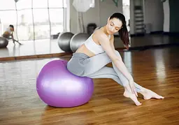 М'яч для фітнесу (фітбол) PowerPlay 4001 Ø75 cm Gymball Фіолетовий + помпа (PP_4001_75_Voilet) - мініатюра 7