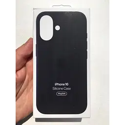 Оригінальний силіконовий чохол Apple Silicone Case with MagSafe для iPhone 16 (6.1") Midnight MYY13ZM/A - мініатюра 2