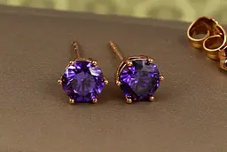 Сережки гвоздики Xuping Jewelry фіолетовий фіаніт на шість кріплень 6 мм золотисті