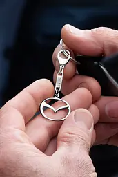 Срібний брелок Mazda (Мазда) (9010.1) - мініатюра 3