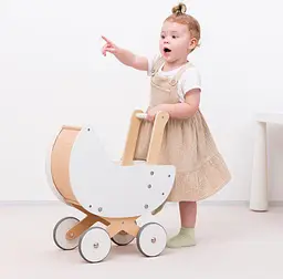 Дерев'яний візочок для ляльок New Classic Toys з постільною білизною білий (10760) - мініатюра 4