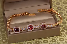 Браслет Xuping Jewelry Мильна пінка із червоними каменями 17,5 см 10 мм золотистий