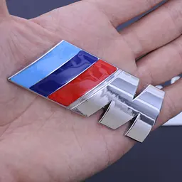 Емблема напис M кольоровий скотч 3М 80 x 30 мм з кріпленням / металева Польща
