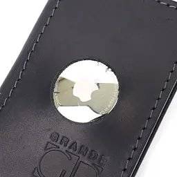 Надійний картхолдер з утримувачем для Apple AirTag з натуральної шкіри Grande Pelle 11605 чорний - мініатюра 3