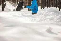Скрепер для прибирання снігу Fiskars SnowXpert™ Snow Pusher (1062828) - мініатюра 5