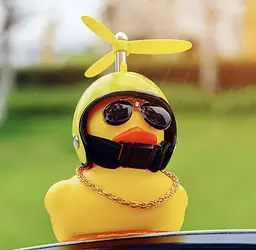 Автомобільна качка з шоломом і кріпленням Funny Ducks Red Iron Man 5177 - мініатюра 3