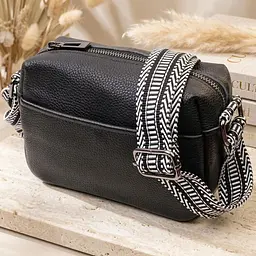 Сумка на одне відділення в класичному кольорі з натуральної шкіри Vintage 22606 чорна