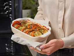 Форма для випічки з кришкою KitchenAid керамогранітна 24,1x15x6 см 0,9 л кремовий колір (CC006105-001) - мініатюра 4