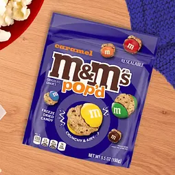Цукерки M&M's Pop'd Caramel Chocolate Crunchy Candy 155г - мініатюра 5