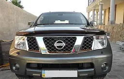 Дефлектор капоту мухобійка для NISSAN PATHFINDER/NAVARA 2004-2010
