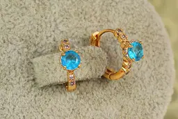 Сережки дитячі Xuping Jewelry колечки з блакитним каменем 1,2 см золотисті - мініатюра 2