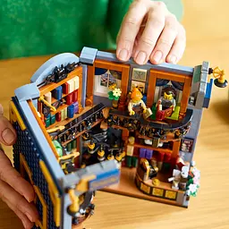 Конструктор LEGO Icons Книгарня: книжковий куточок 1690 ел. (11379) - мініатюра 15