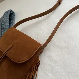 Жіноча сумка крос-боді з бахромою Lilly P2-9333C Коричнева - мініатюра 5