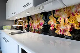 Кухонний фартух Помаранчеві орхідеї для кухні наклейка пишні великі квіти на темному тлі Happy Pocket Z180549