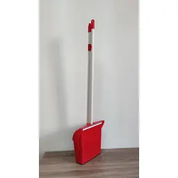 Совок для прибирання Zambak Plastik з довгою ручкою червоний (ZP-213r) - мініатюра 3
