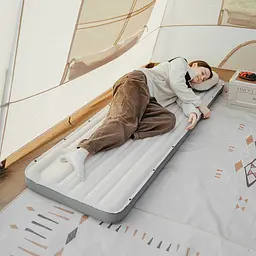 Матрац туристичний надувний одномісний Naturehike CNK2450WS034, 198х68х9.5 см, білий, для кемпінгу із мішком для надування - мініатюра 3