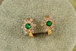 Сережки дитячі Xuping Jewelry сніжинка із зеленим каменем 1,2 см золотисті