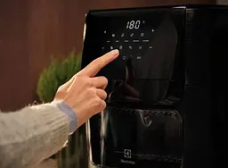 Мультипіч Electrolux 1800Вт 12л сенсорне керування 12 програм віконце пластик чорний - мініатюра 3