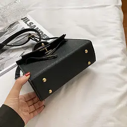 Жіноча сумка через плече крос-боді з екошкіри Lilly P2-14067904A Чорна - мініатюра 6