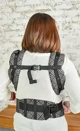 Ерго рюкзак регульований від народження 0 - 18 місяців "Adapt" Coolbabka Сірий Geometry - мініатюра 4