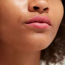 Помада для губ Gosh Luxury Rose Lips відтінок 001 Love 3.5 г - мініатюра 4