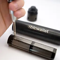 Мнемонічна капсула Btcwallet Hexagon для зберігання seed-фрази на 24 слова + автоматичний кернер (1 шт) - мініатюра 12