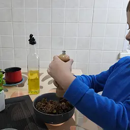 Измельчитель специй мельница солонка перечница перцемолка дереваянная для специй перца соли 16 см, Kitchen Master Коричневый 85693 - миниатюра 6