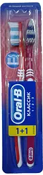 Зубна щітка Oral-B 3-Effect Classic, середня, червоний з бордовим, 2 шт.