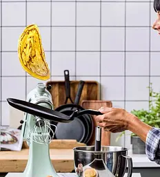 Сковорода для блинов KitchenAid CFA 24 см черная СС005680-001 - миниатюра 5