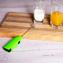 Капучинатор ручний для вершків спінювач для молока, Kitchen Master Салатовий 85460 - мініатюра 3