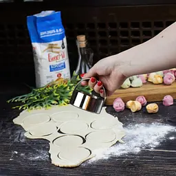 Металева форма кільце з ручкою для вирізки тіста (вареників, пельменів, печива) Ø 8 см, Metalworkshop Сріблястий 84651 - мініатюра 10