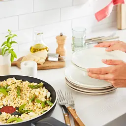 Універсальна сковорода Tefal GENEROUS COOK 28 см (C2770653) з титановим антипригарним покриттям. - мініатюра 4