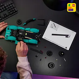 Конструктор LEGO Technic Aston Martin Valkyrie 707 деталей (42208) - мініатюра 19
