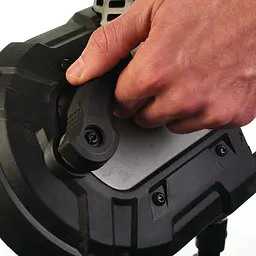 Пила стрічкова акумуляторна MILWAUKEE, M18 CBS125-502C (зарядний пристрій М12-18 FC, 2 акумулятори М18 В5 5А·год, кейс) - мініатюра 9