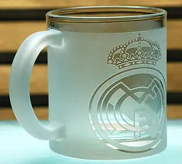 Скляна чашка 320 мл Реал Мадрид Real Madrid з гравіюванням подарунок для фаната  футбольна кружка - мініатюра 2