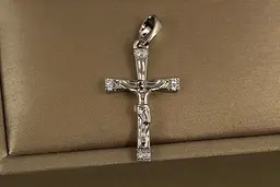 Хрестик Xuping Jewelry хрестик із двома фіанітами по краях 2,5 см сріблястий