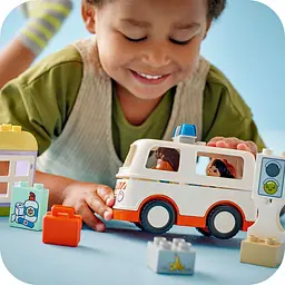 Конструктор LEGO DUPLO Town Швидка допомога та водій 19 деталей (10447) - мініатюра 9
