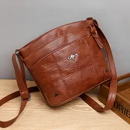 Сумка-месенжер Italian Bags Lyxi 23x10x21 см Коричневий (id_717) - мініатюра 2