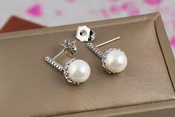 Сережки гвоздики Xuping Jewelry жолуді з перлами 2 см сріблясті